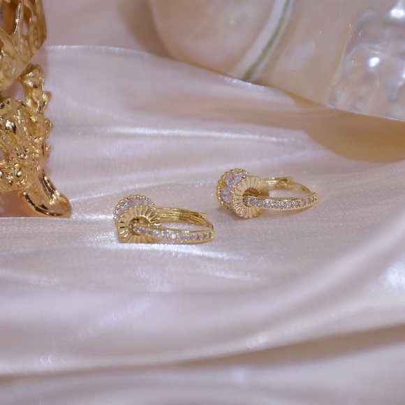 NEW 14K Gold Plated Diamond Huggie Hoop Earrings - Picture 3 of 9